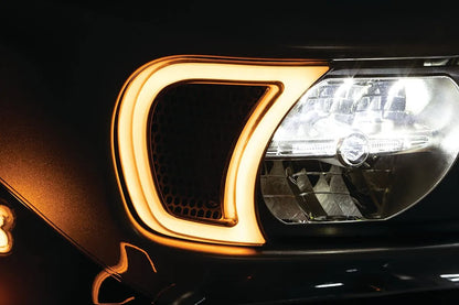 KURYAKYN Tracer Headlight Vent Accents med LED och blinkers bild 3 PMMEDIA:a150fde7d744ff04