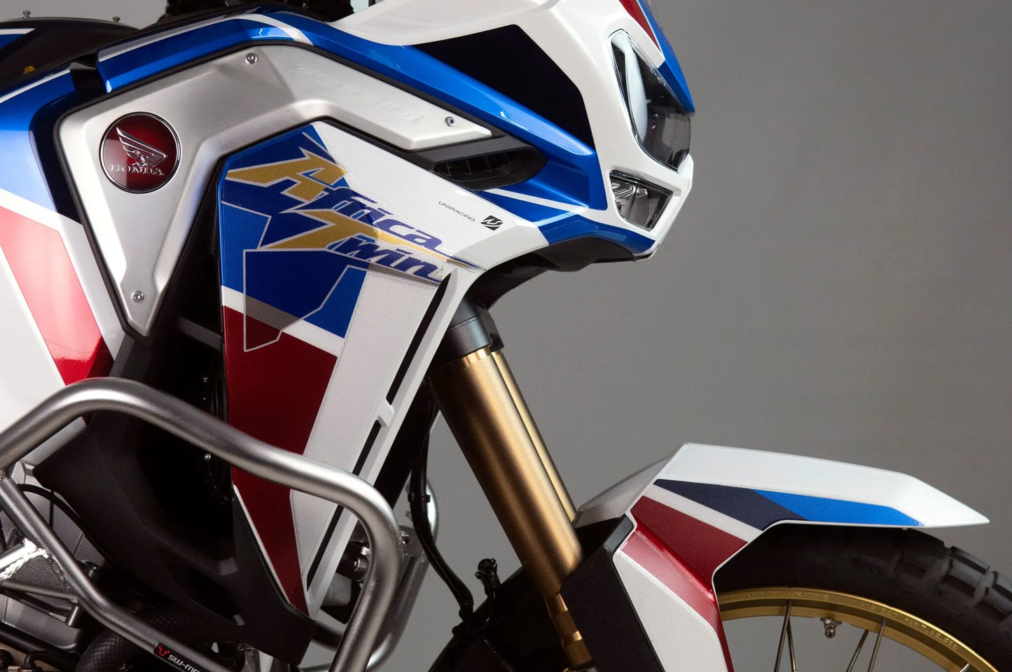 UNIRACING Scratch Saver för Africa Twin bild 1 PMMEDIA:c48570c2213d782d
