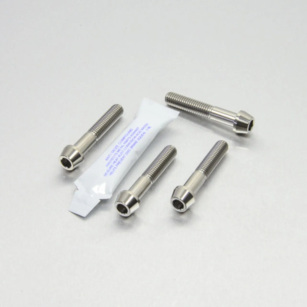 PRO BOLT Titan Axelklämma Bultkit Fram bild 1 PMMEDIA:f52a0bca7bc0d29b