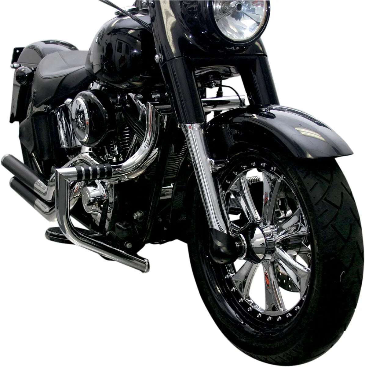 Lindby Magnumbar® Front Highway Bar Highway bars & fotpinnar bild 3 PMMEDIA:8bc8b1e6bdf98577