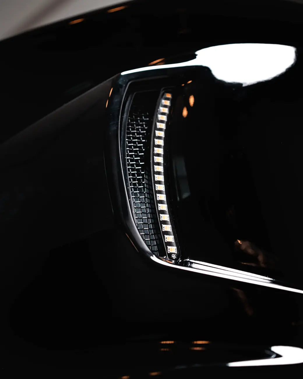 CUSTOM DYNAMICS Low Rider ST Fairing Vent Lights bild 8 PMMEDIA:f51d8bdb393331b7