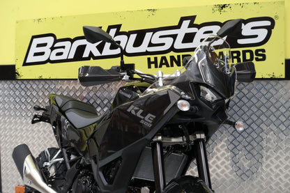 BARKBUSTERS Monteringssats Tvåpunkts för KLE 500 '26- bild 3 PMMEDIA:67cbec41a8d72b90