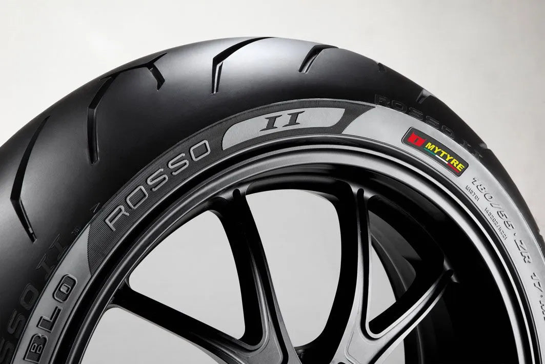 Pirelli Diablo Rosso II Radialdäck bak bild 2 PMMEDIA:0af6ae2d79a0b7b1