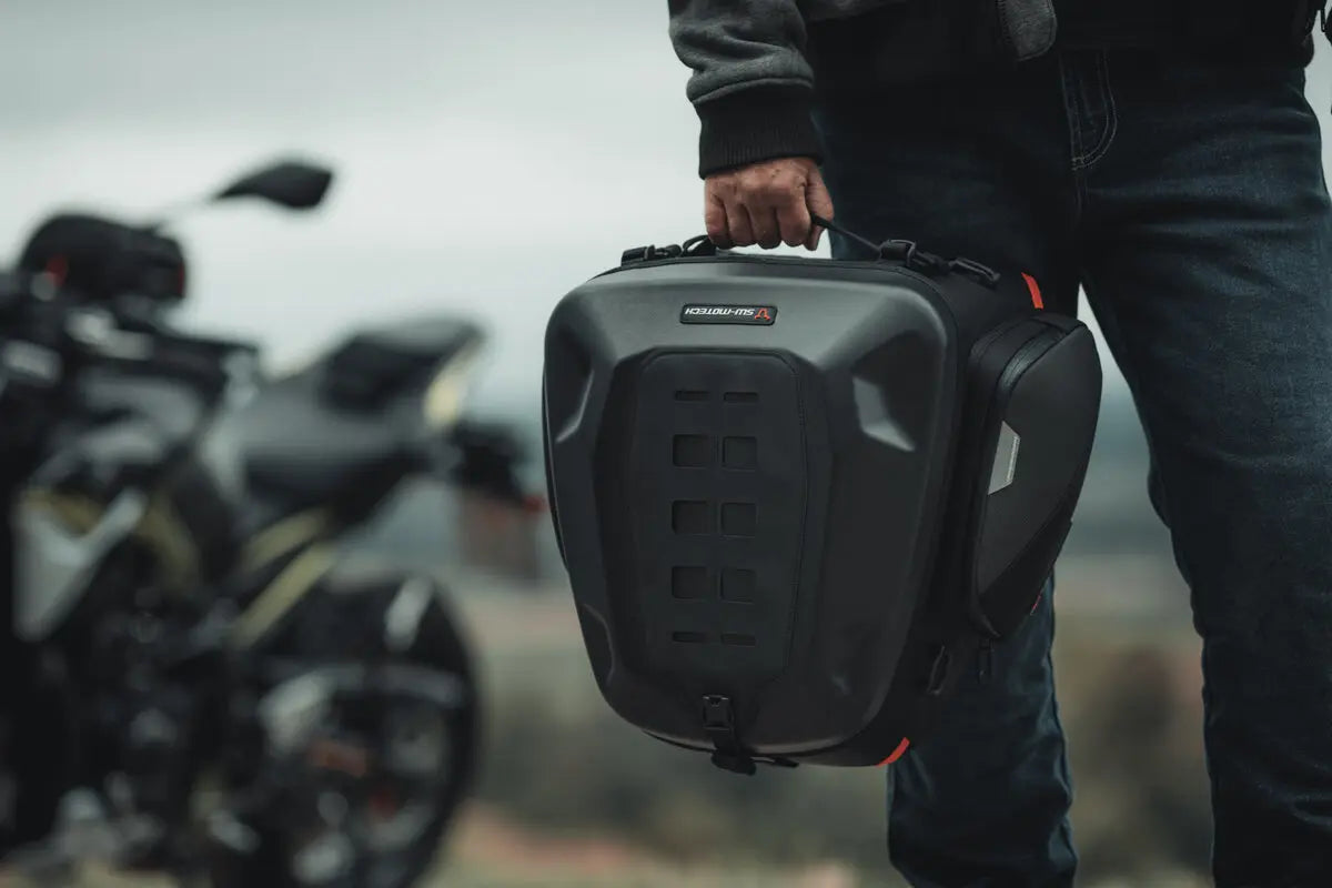 SW-MOTECH PRO Tail Bag - Expanderbar bakre väska bild 6 PMMEDIA:22e2b2b79c3021c3