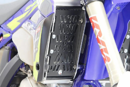 AXP RACING Xtrem Radiatorskydd Sherco 20- Svart bild 5 PMMEDIA:aa4f6c1774f0c536