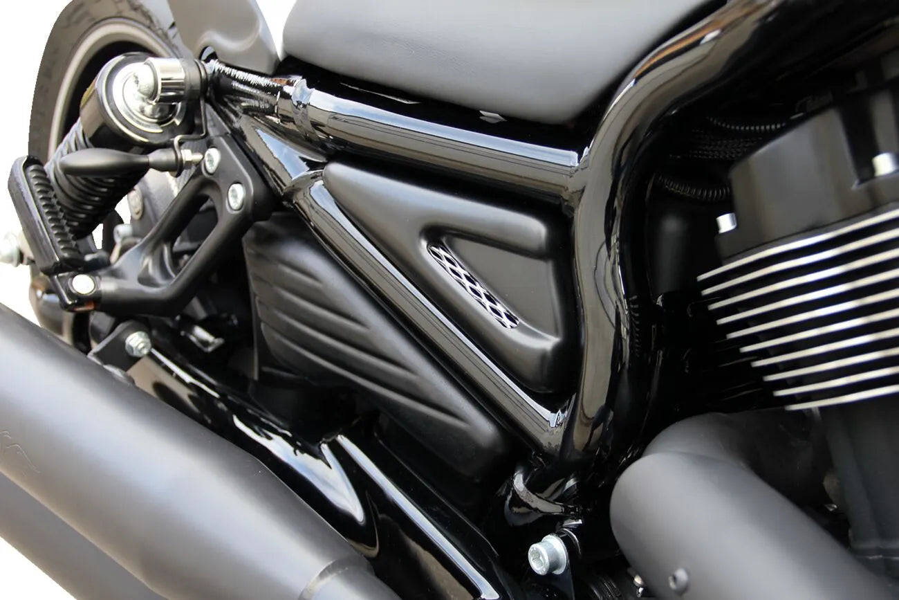 CULT WERK Tank Cover Racing VROD bild 4 PMMEDIA:c09990fb02819d92