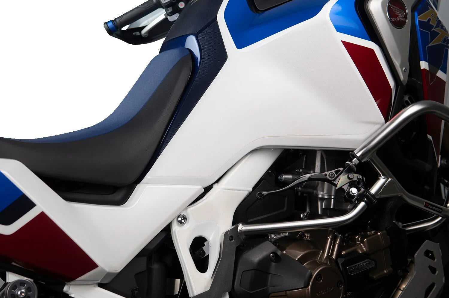 UNIRACING Scratch Saver till Tank för Africa Twin bild 4 PMMEDIA:1009782bbadaf3d7