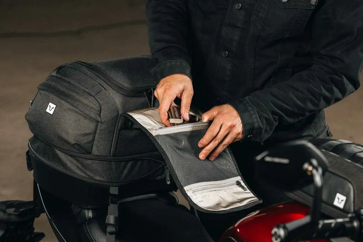 Sw Motech Legend Gear LR4 Tail Bag (18 - 25 Liters) Cruiser-, sport- & adventureväskor bild 19 PMMEDIA:7cede5393972d636