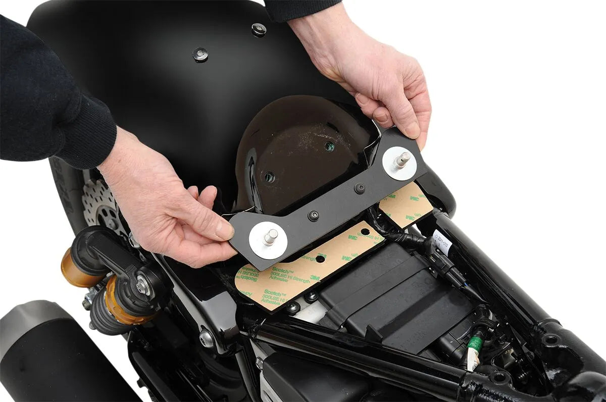 Z1R Spring Solo Seat Mount Kit bild 6 PMMEDIA:4fe69acc47bae218