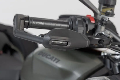 SW-MOTECH Spakskydd med Vindskydd i Aluminium bild 4 PMMEDIA:62d9d8beec4fa5d0