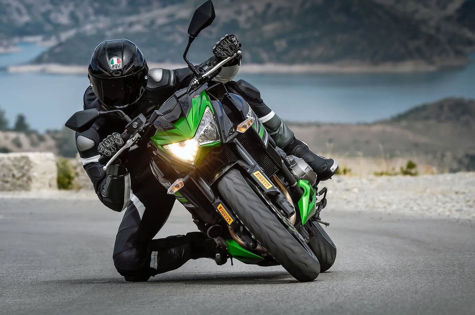 Pirelli Diablo Rosso™ III Gatudäck bak bild 7 PMMEDIA:3c8848c3c795b82a