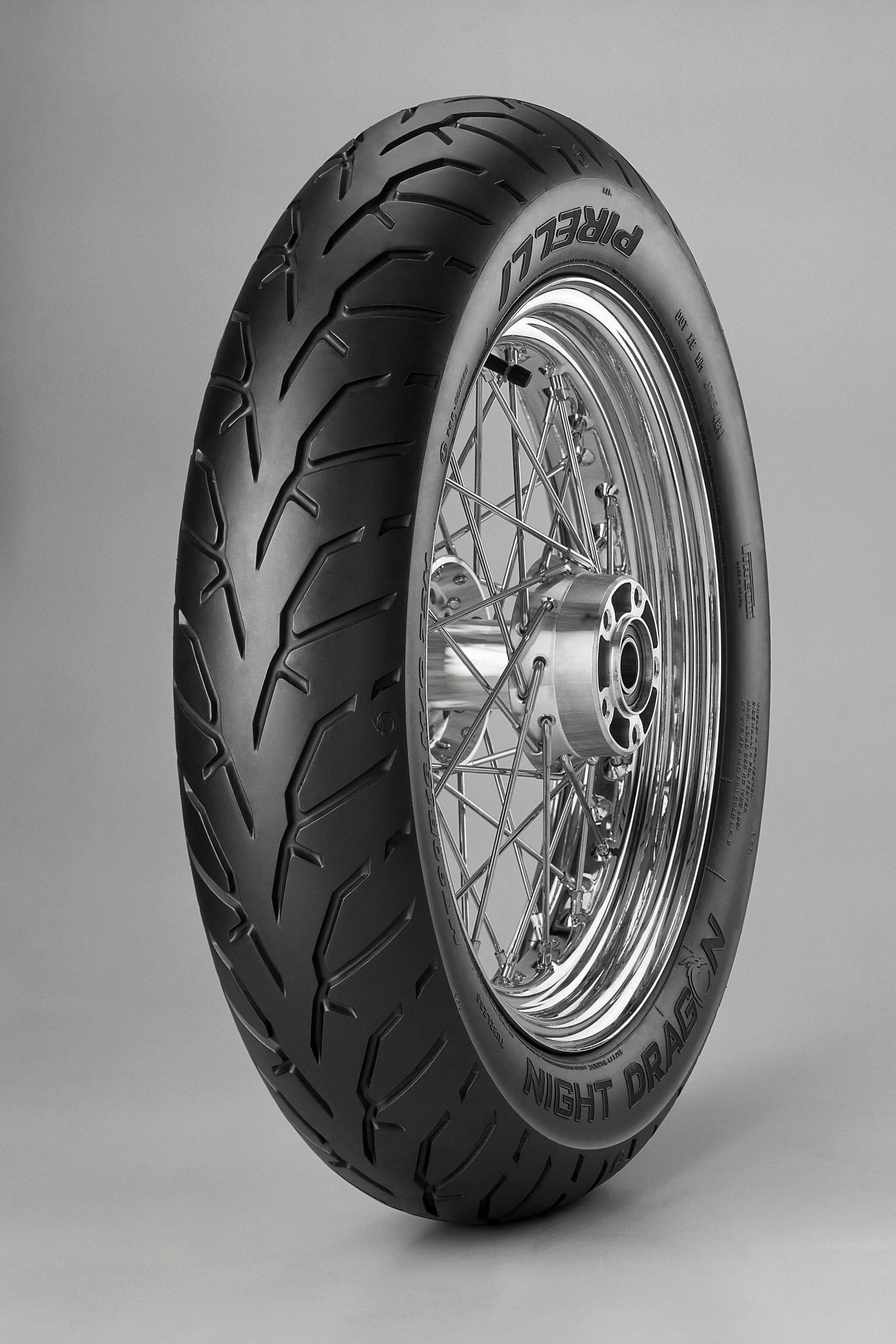 Pirelli Night Dragon™ Radialdäck fram bild 2 PMMEDIA:433d965e1d45dcb6