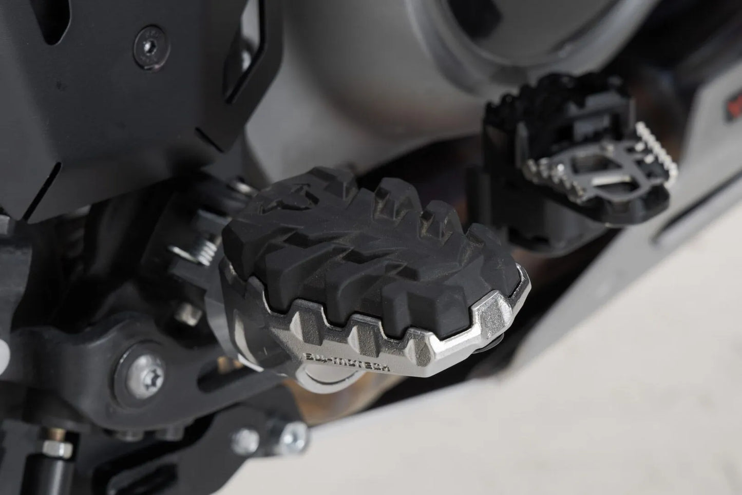 SW-MOTECH Evolution Fotpinnar bild 5 PMMEDIA:1d9fe3fd31e4b080
