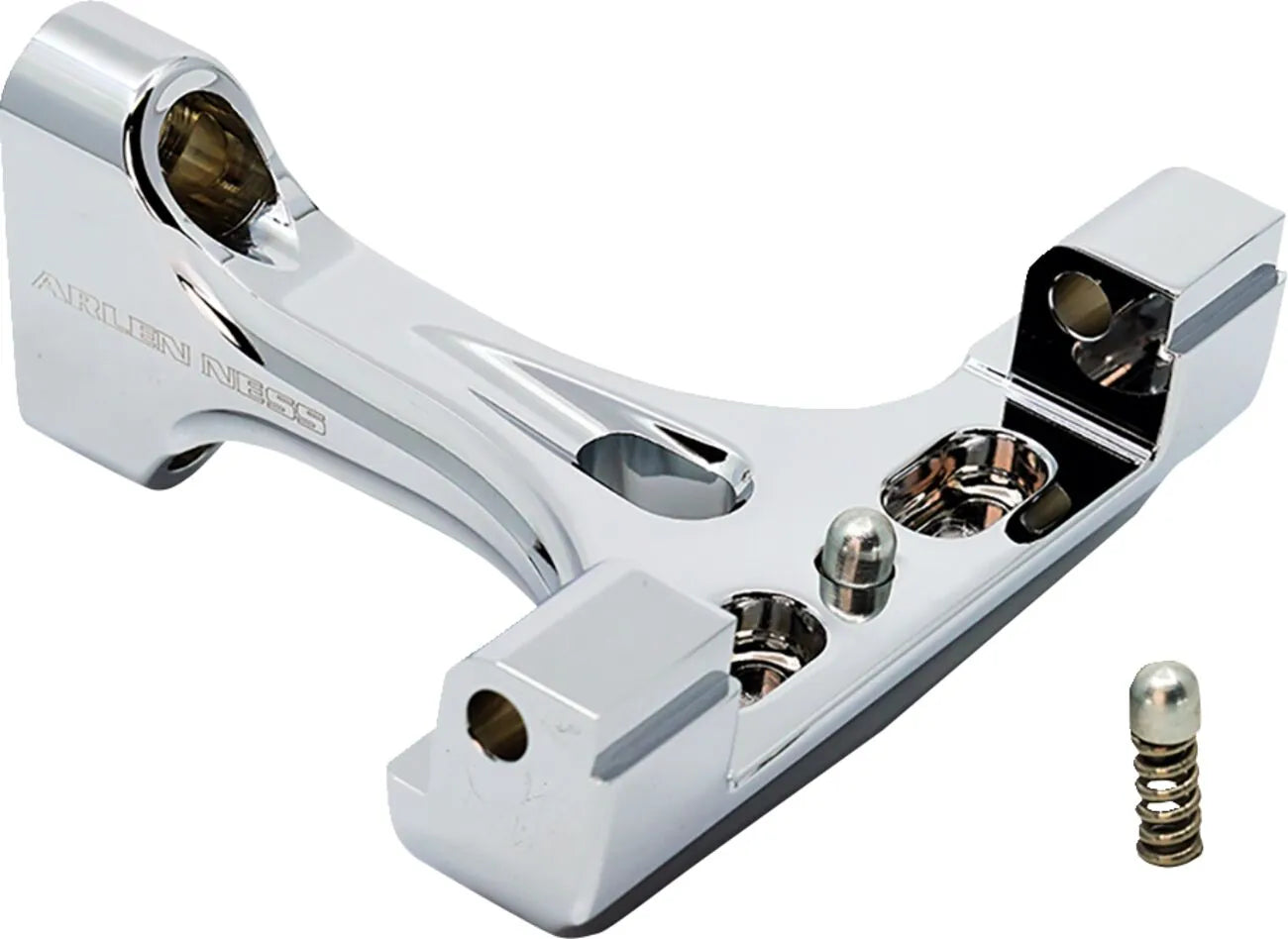 Arlen Ness Forged Passenger Floorboard Mounts Fotplattor & delar bild 8 PMMEDIA:4d885c50c5279cf0