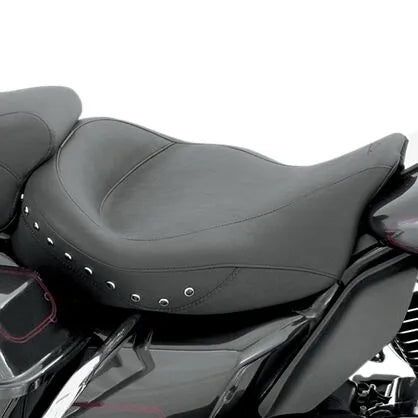 MUSTANG Studded Super Wide Solo Seat bild 6 PMMEDIA:38a0f1ba46692b8a