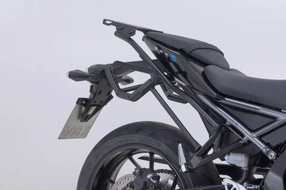 SW-MOTECH V-LOC sidofästen till Suzuki GSX-8T/GSX-8TT bild 7 PMMEDIA:58894f91cd43a1e6