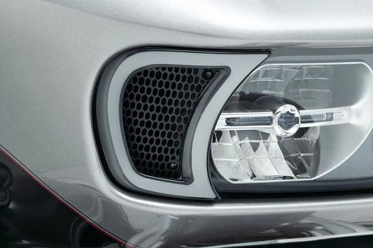 KURYAKYN Tracer Headlight Vent Accents med LED och blinkers bild 1 PMMEDIA:2425b3f6d32f0204