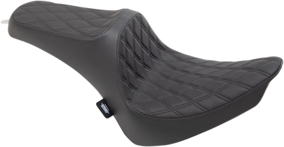 Drag Specialties Seats Predator III Seat Sadlar Harley Softail bild 10 PMMEDIA:cf92b7dedea4af87