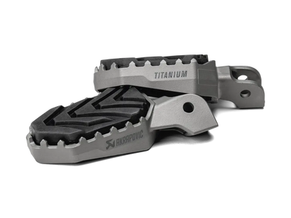 AKRAPOVIC Titanfotpinnar för BMW GS bild 3 PMMEDIA:cb31448f9f8d36a7