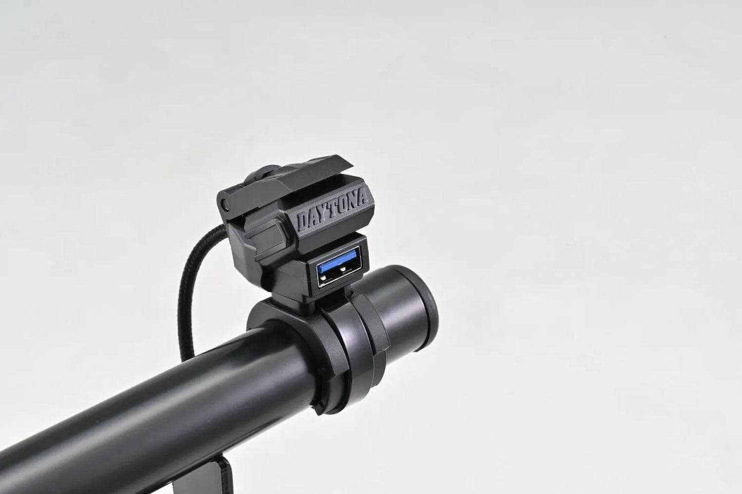 DAYTONA USB-laddningsport Quick Charge USB Type-A bild 6 PMMEDIA:2932025b66ed334c