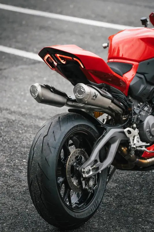 AKRAPOVIC Evolution Line Full Exhaust System Street bild 6 PMMEDIA:716d70318126eb6a
