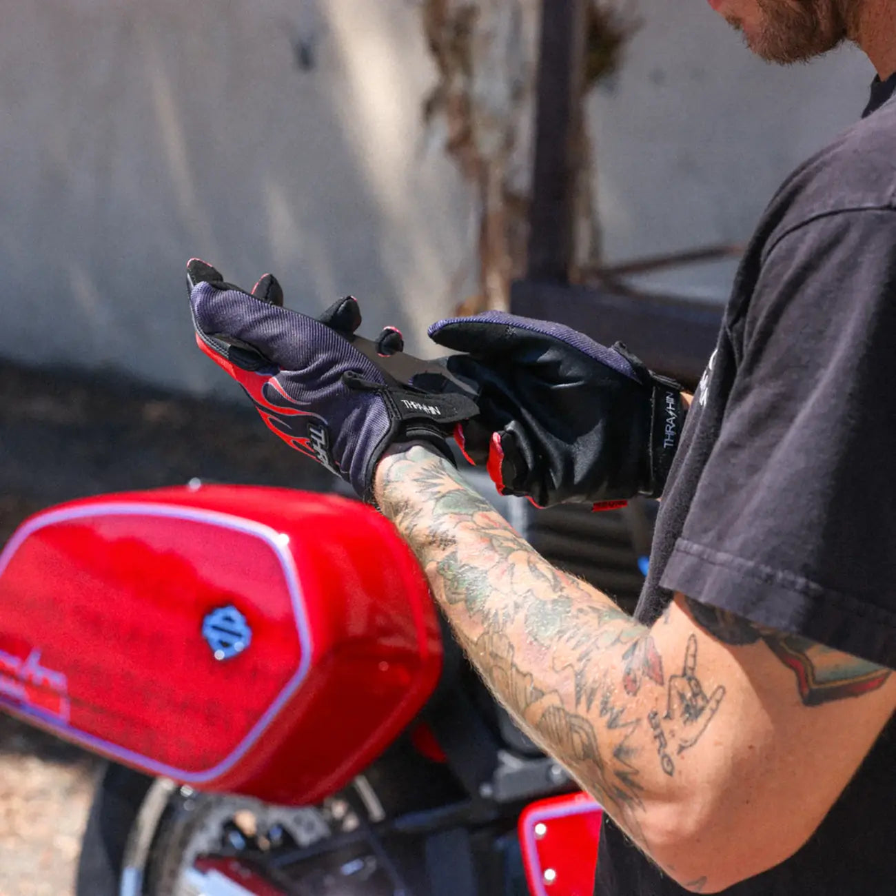 Thrashin Supply Co Stealth Leather Palm Flame Street sport handskar herr bild 11 PMMEDIA:a789f1381939a9e7