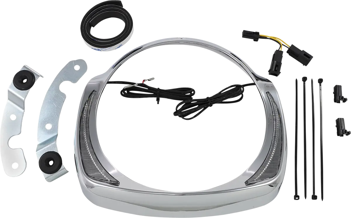 CIRO Fang® Strålkastartrim krom med LED-ljus bild 1 PMMEDIA:8c089a9ace15e25a