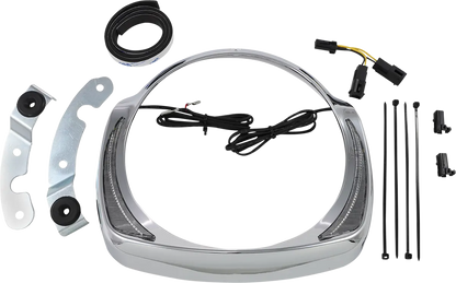 CIRO Fang® Strålkastartrim krom med LED-ljus bild 1 PMMEDIA:8c089a9ace15e25a