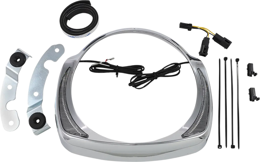 CIRO Fang® Strålkastartrim krom med LED-ljus bild 1 PMMEDIA:8c089a9ace15e25a