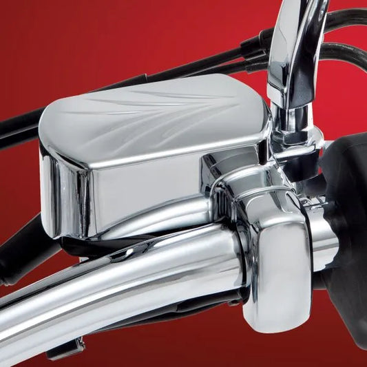 SHOW CHROME Bromscylindertäckning i krom bild 1 PMMEDIA:69e486494ce1db37