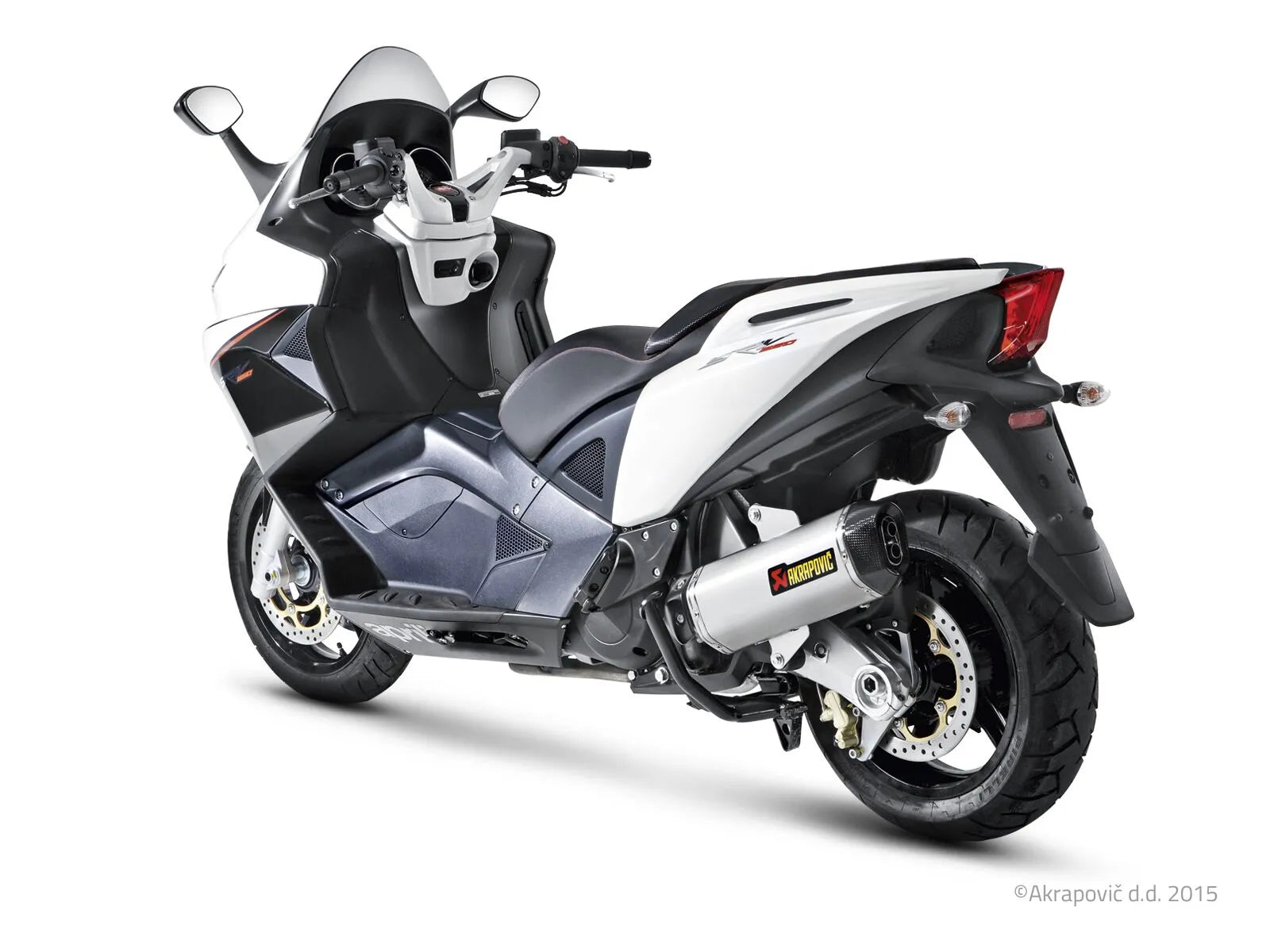 AKRAPOVIC Slip-On Line Avgassystem för Scooter bild 6 PMMEDIA:d9bc18cd7c737478