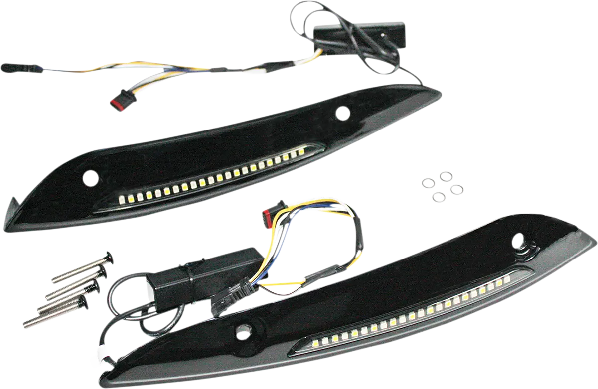 CUSTOM DYNAMICS Genesis® 4 LED Road Glide® Vindruta List bild 9 PMMEDIA:b15bdcb98dbb783d