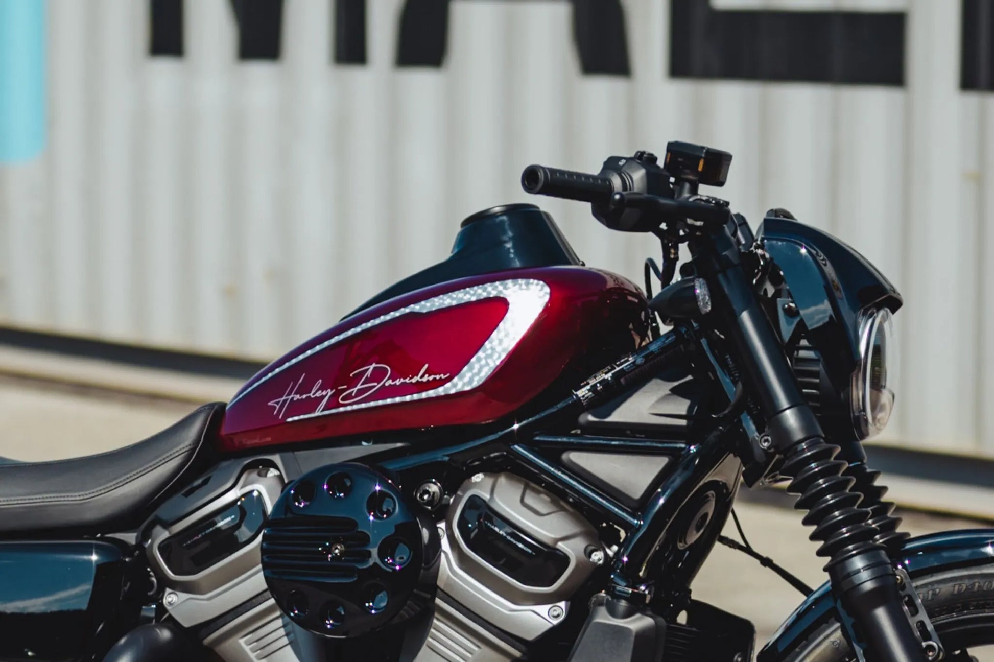 CULT WERK Dash Cover för Harley bild 3 PMMEDIA:4b5e896694b9e911