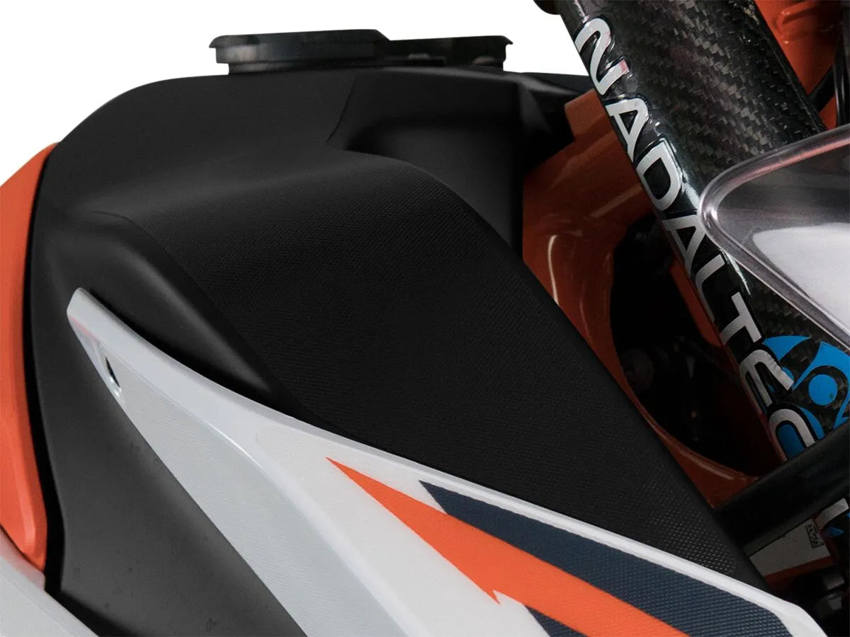 UNIRACING Scratch Saver för KTM 890 ADV Tank bild 8 PMMEDIA:aa074860b148ffa4