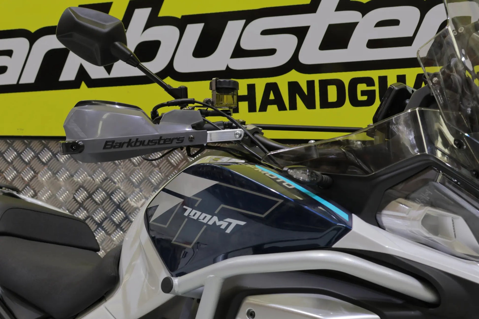 BARKBUSTERS Handguard Hardware Kit för CFMOTO 700MT '26- bild 6 PMMEDIA:5df2bd09257ee921