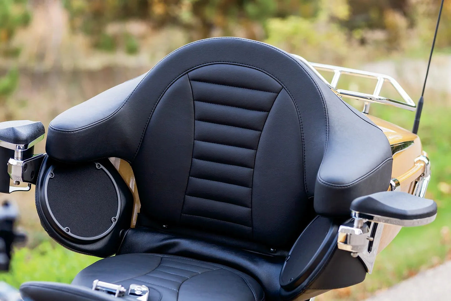 MUSTANG Deluxe Tourbox Ryggstöd bild 5 PMMEDIA:b40377028542eca1