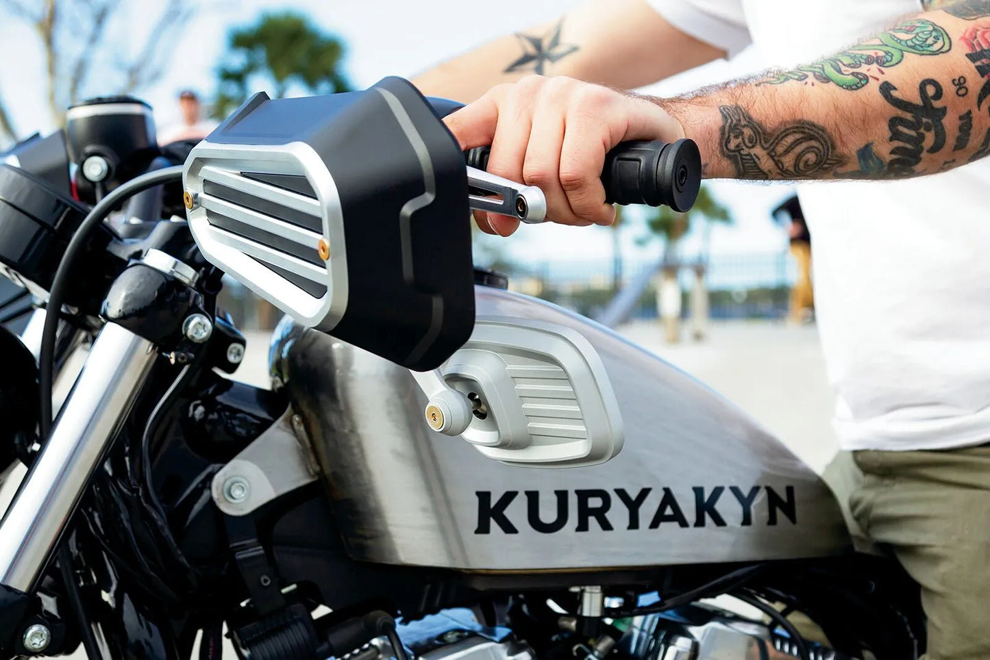 Kuryakyn Dillinger Handguards Handskydd bild 8 PMMEDIA:e39c15ba9a8d9866