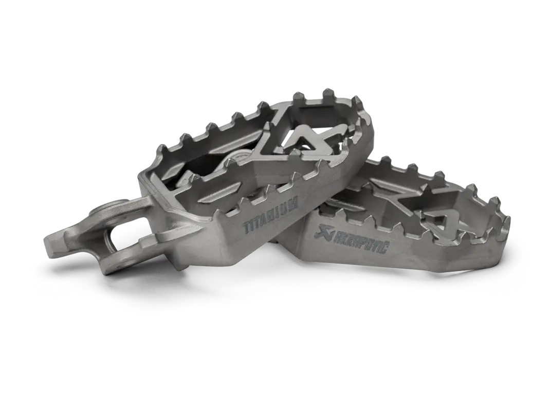 AKRAPOVIC Titanium fotpinnar för Honda Africa Twin bild 1 PMMEDIA:14b626e15bd4aece