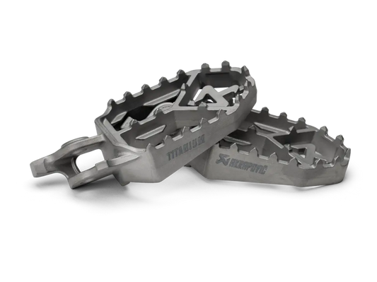 AKRAPOVIC Titanium fotpinnar för Honda Africa Twin bild 1 PMMEDIA:14b626e15bd4aece