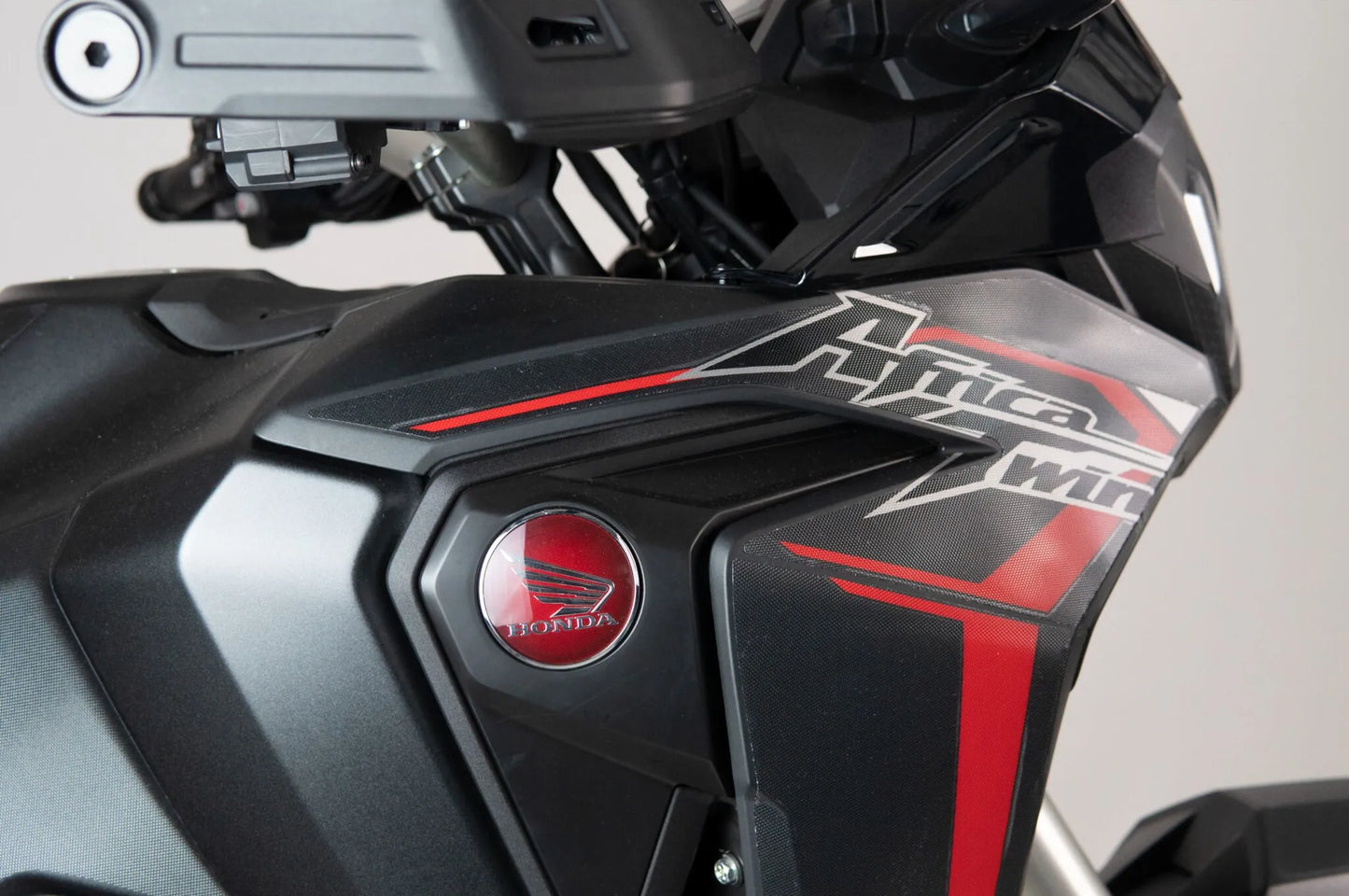 UNIRACING Scratch Saver för Africa Twin bild 5 PMMEDIA:189d2cba1c5988a7